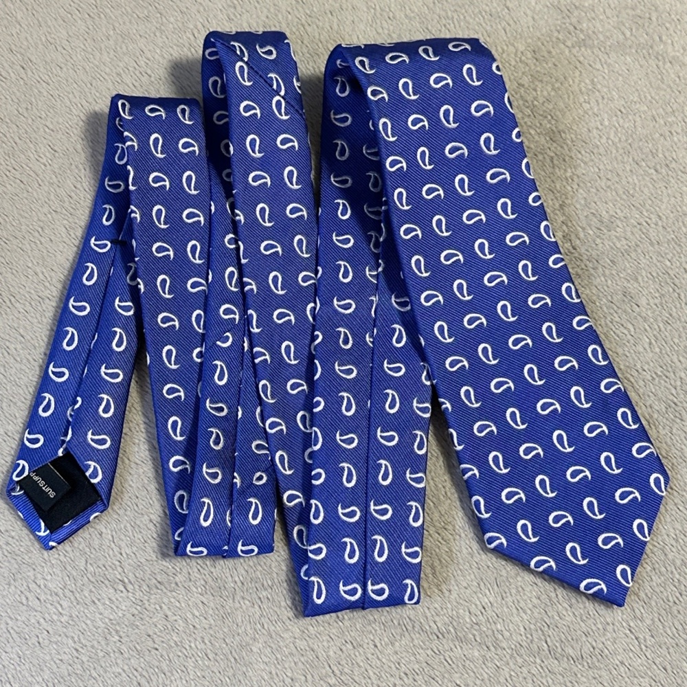 SUIT SUPPLY Men's Tie Pure Silk light blue with white paisley outline 3" Classic